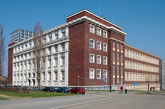 Brno-Veveri_-_Faculty_of_Law_Masaryk_University_(02).jpg